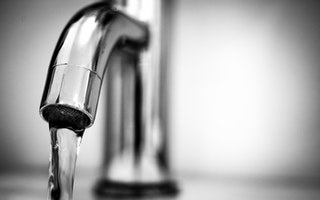 Fluor w wodzie pitnej - czy jest szkodliwy?